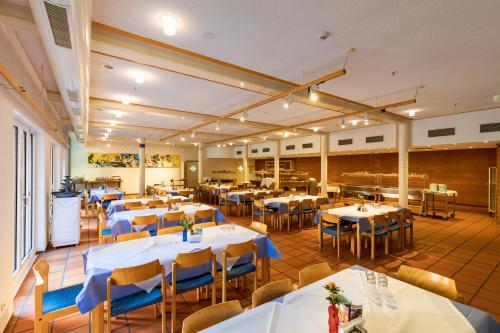 Restaurant, Wilhelm-Kempf-Haus in Wiesbaden