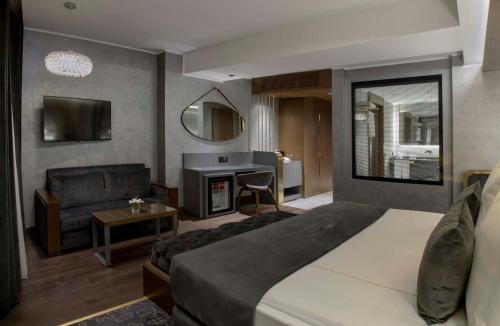 The Wings Hotel