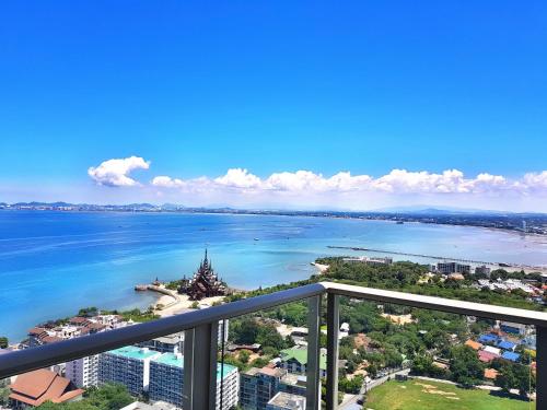 1BR Sea View Riviera By Pattaya Holiday 1BR Sea View Riviera By Pattaya Holiday