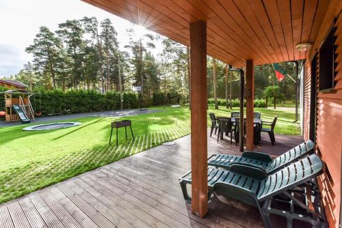 Parque infantil, Vacation Home Mezsargi in Liepaja