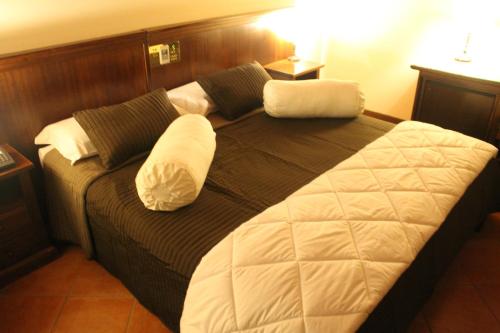 2 twin beds