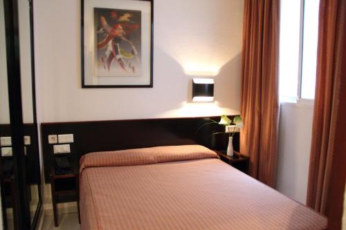 hotel medium monegal