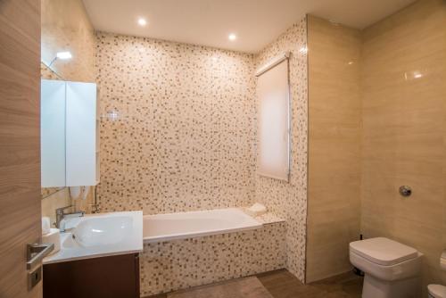 Sea Bank Villa Apartments - image 7