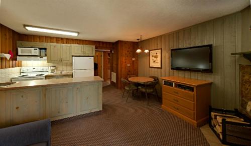 Douglas Fir Resort & Chalets