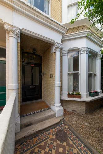 No 23 in West Kensington