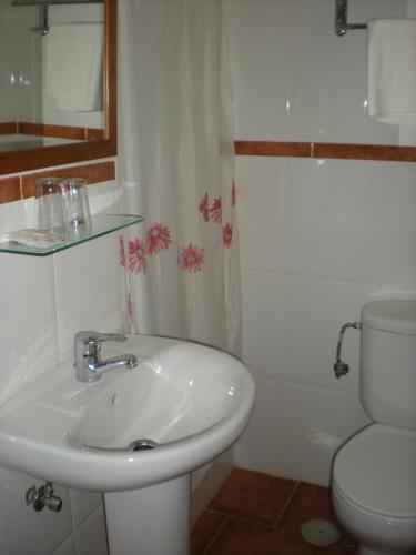 Single Room image 4