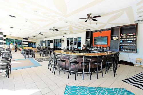 Palms Resort 1808 by RealJoy Vacations - image 8