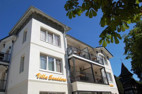 Entrance, Pension Sanddorn mit Cafe Carlssons in Ostseebad Binz
