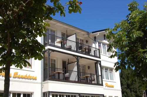Entrance, Pension Sanddorn mit Cafe Carlssons in Ostseebad Binz