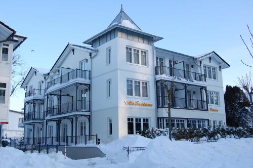 Entrance, Pension Sanddorn mit Cafe Carlssons in Ostseebad Binz