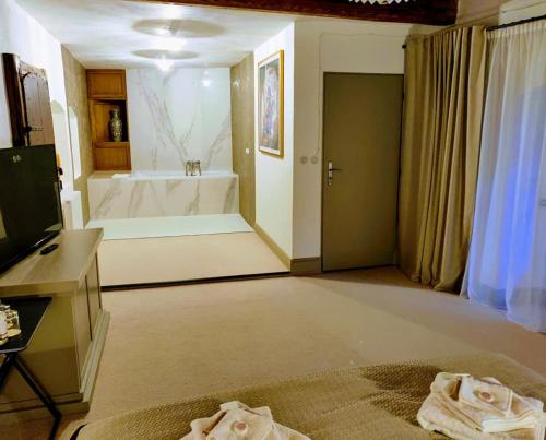 Hotel Kocour - main image