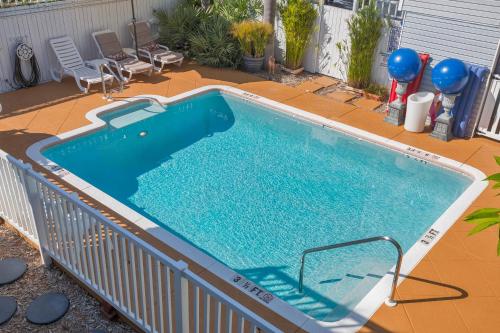 Meranova Guest Inn in Dunedin, USA