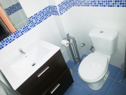 Bathroom, Centro Madrid Rio - Monederos D in Usera