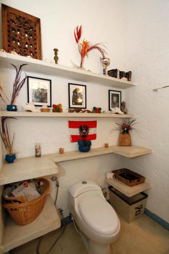 Bathroom, StevieWonderLand Playa El Yaque in Margarita Island
