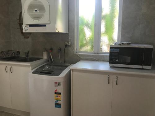 Taj on Byrnes - Private Luxury Apartment Mareeba