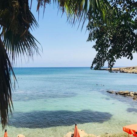 Sirina bay sea view apartment — Hotel in Protaras