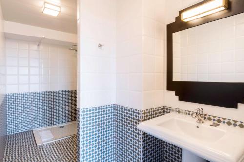 Best Western Hôtel Journel Saint-Laurent-du-Var - image 9