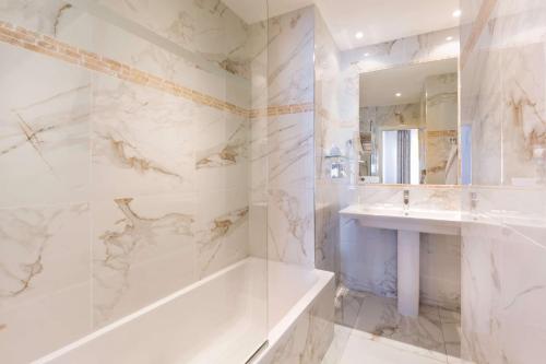 Best Western Plus Hôtel Massena Nice - image 14