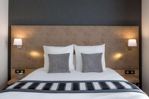 Hotel Le Rive Droite & SPA Best Western Plus Hôtel Le Rive Droite & SPA is a popular choice amongst travelers in Lourdes, whether exploring or just passing through. The hotel offers guests a range of services and amenities des