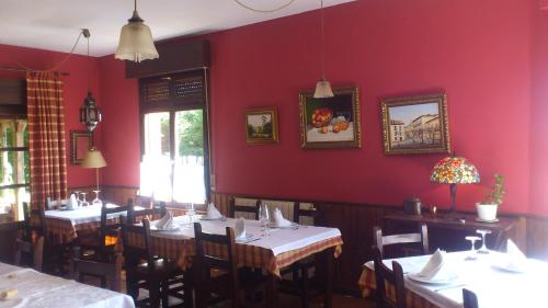 Restaurant, Apartamentos Rurales La Ciriguena in Villaviciosa