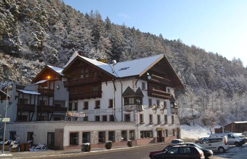 Hotel Gasthof Neuner - image 8