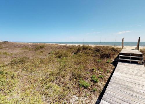 Adagio Beach - main image