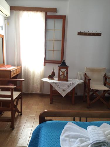 Livanina apartments in Kampos Marathokampou