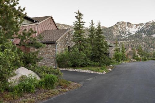 Lodges 1111 - main image