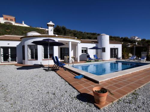 Magnificent Villa in Arenas with Swimming Pool