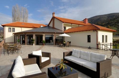 Hotel Mimallones, Lemos bei Antartiko