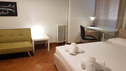Violet Errathens Apartment - Athens Center 7 BD 3 BATH - image 9