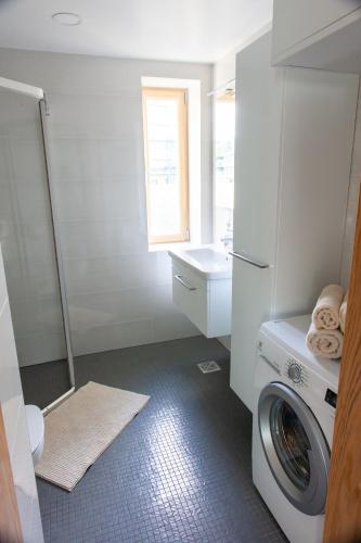 Quiet & Modern Downtown 1BR, near Bus Station & Airport, Tallinn (photo 8)