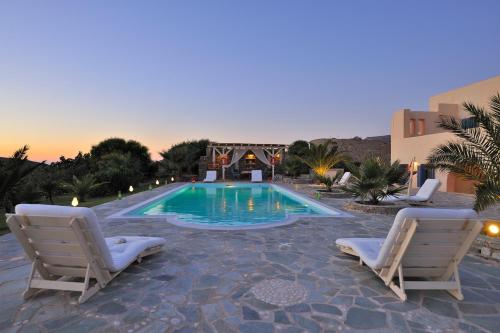 Parian Holiday Villas