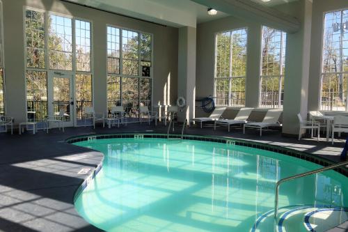 Hotels Near Log Cabin Pancake House In Pigeon Forge Triphobo