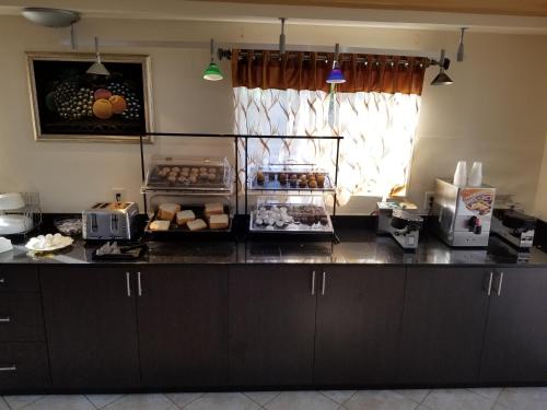 Americas Best Value Inn Fort Myers - main image