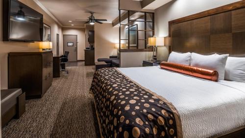 Best Western Premier Crown Chase Inn & Suites