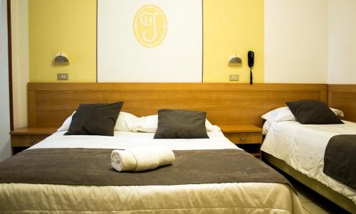 Hotel Jolie - image 9