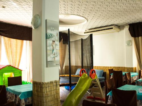 Hotel Jolie - image 2
