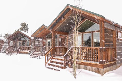 Explorer Cabins At Yellowstone In West Yellowstone Trabber Hotels