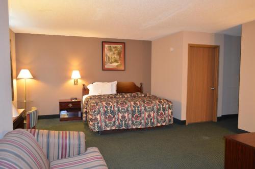 Super 8 By Wyndham Neosho Photo 16