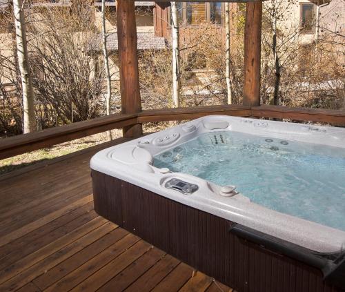 Spacious and Beautiful Home in East Vail
