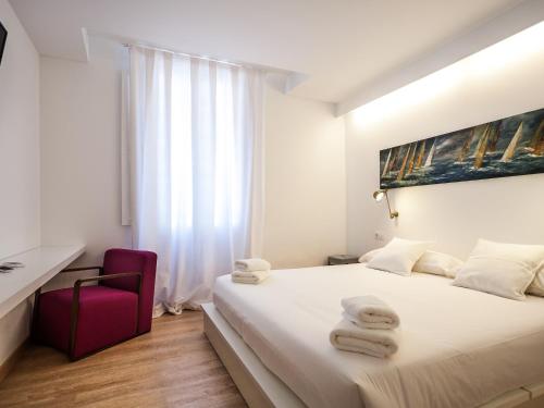 Cheap & Chic Hotel - image 2