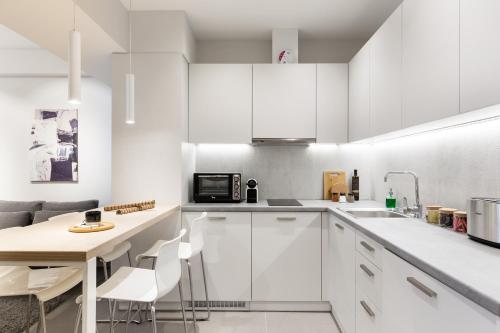 Ermou str. Elegant Apartments by UPSTREET - image 3
