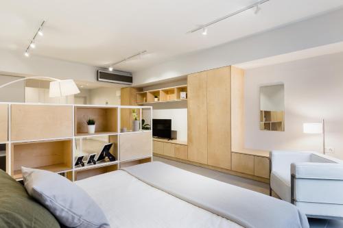 Ermou str. Elegant Apartments by UPSTREET - image 9