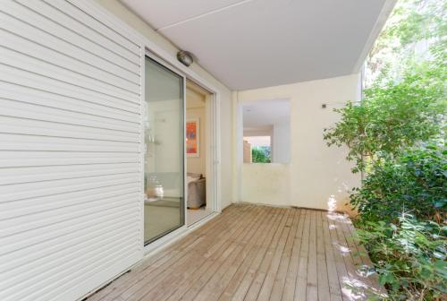  Agia paraskevi ground floor apartment in Athen