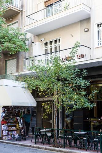 Elegant Kolonaki 2BD Apartment by UPSTREET - image 2