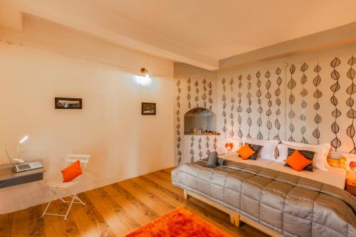Deluxe Double Room image 3
