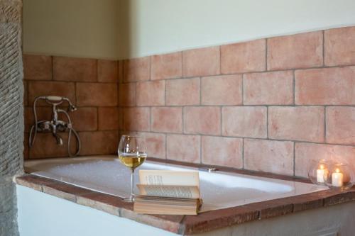 Beautiful country house Villa Mezzavia with private pool in Costiglion Fiorentin in Mezzavia