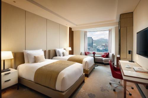 1 double bed, 1 twin bed