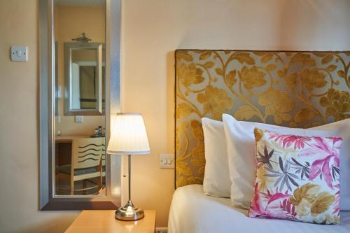 Antoinette Hotel Wimbledon - image 7